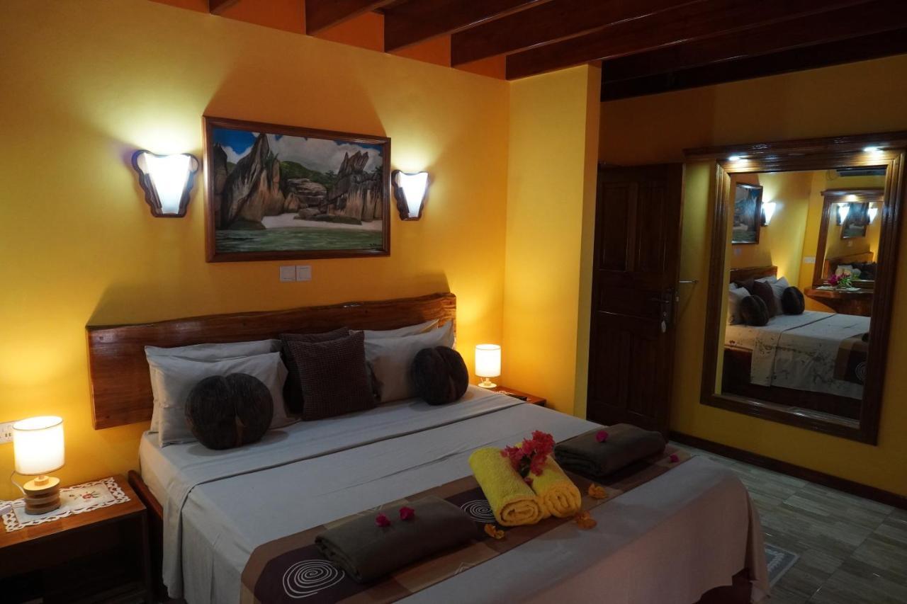 Anse Kerlan Beach Chalets Bagian luar foto