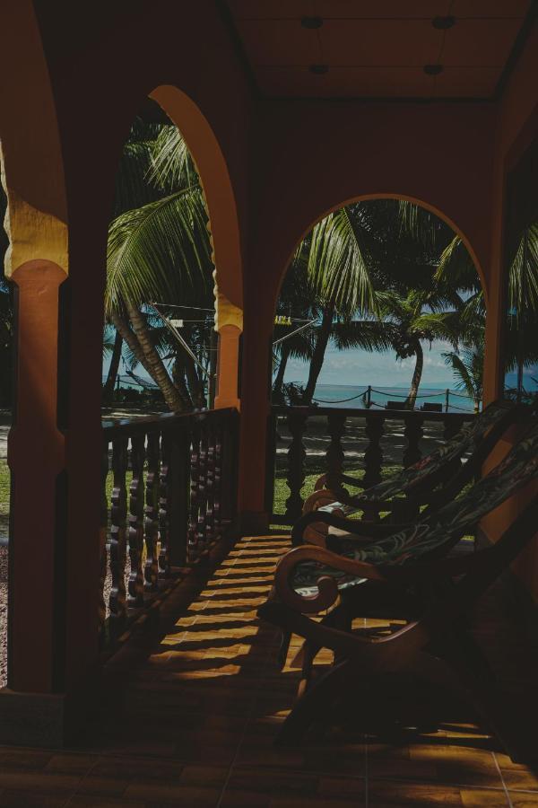 Anse Kerlan Beach Chalets Bagian luar foto